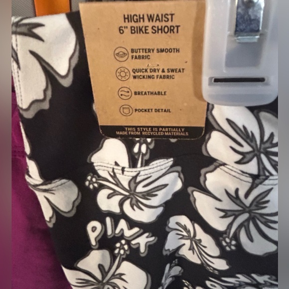 VS Pink Shorts XXL - Picture 3 of 5